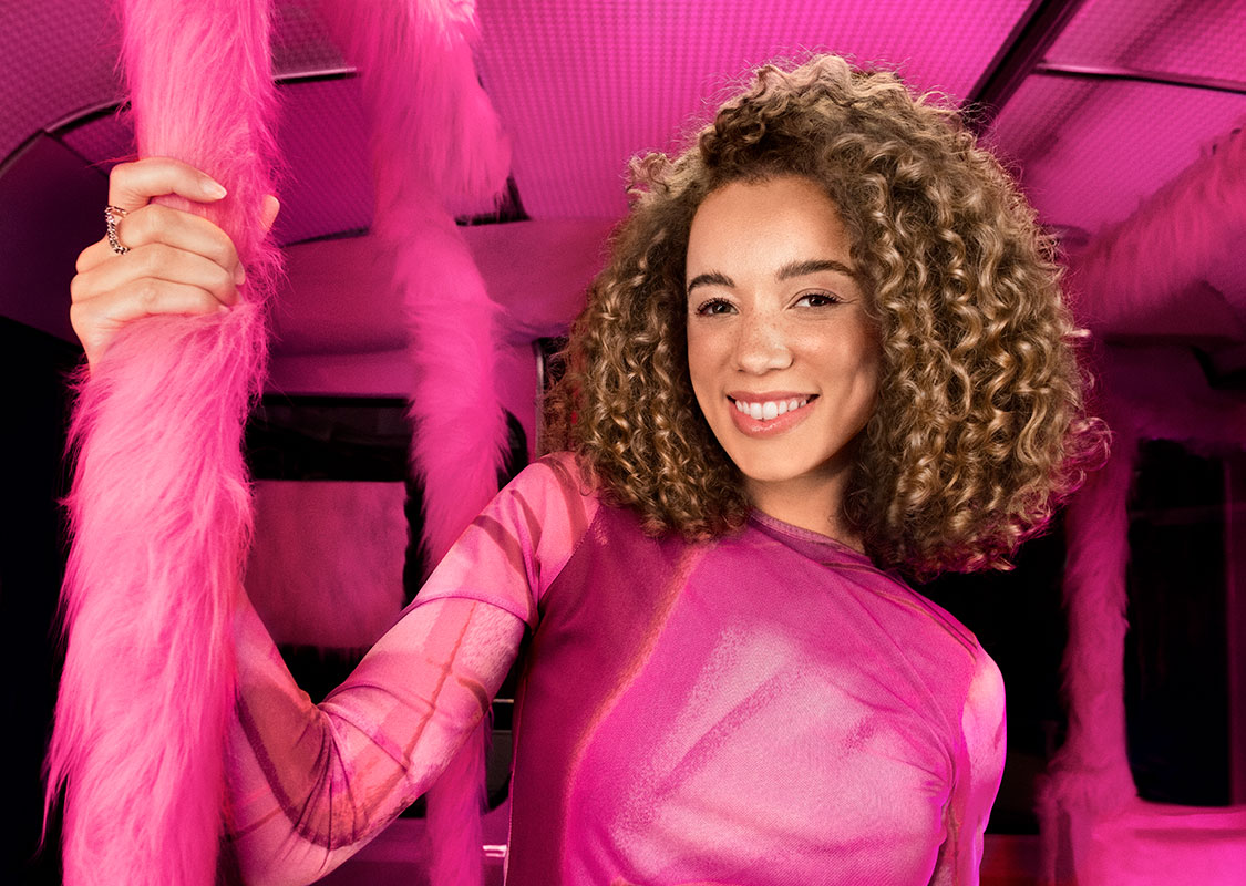 Model met getextureerd haar - Les Secrets de Loly 